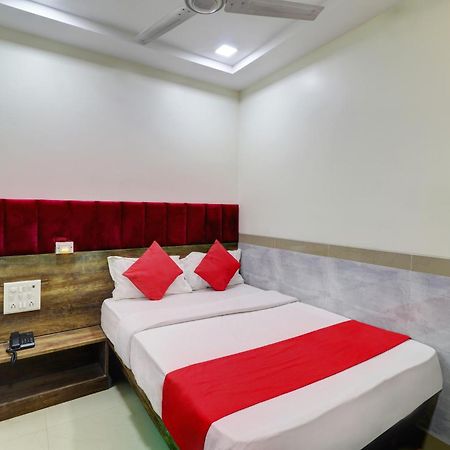 Hotel New Balaji Residency Мумбаи Экстерьер фото