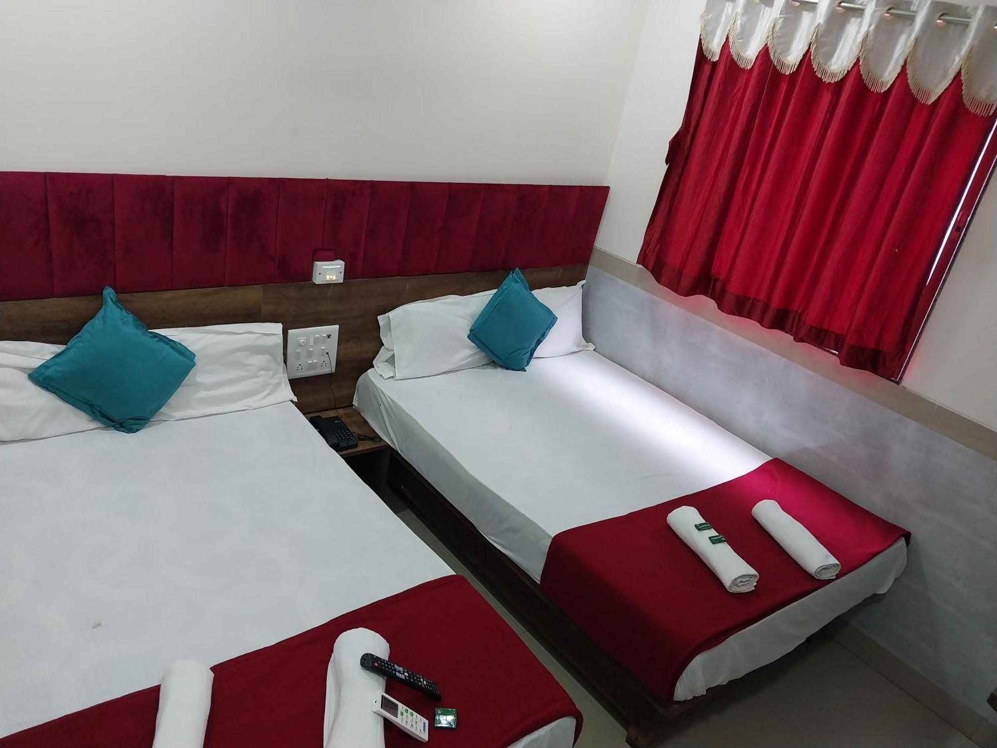 Hotel New Balaji Residency Мумбаи Экстерьер фото
