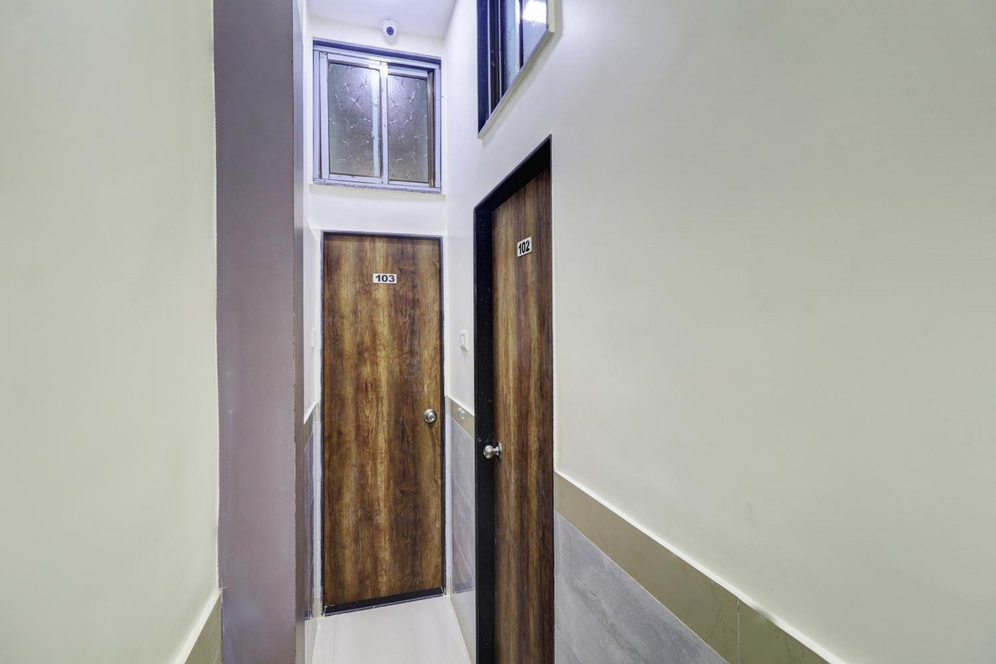 Hotel New Balaji Residency Мумбаи Экстерьер фото