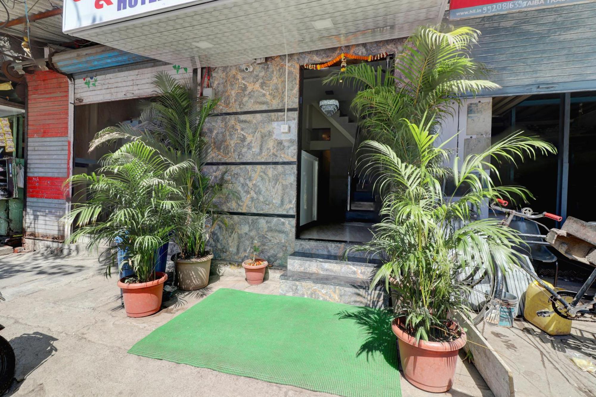 Hotel New Balaji Residency Мумбаи Экстерьер фото
