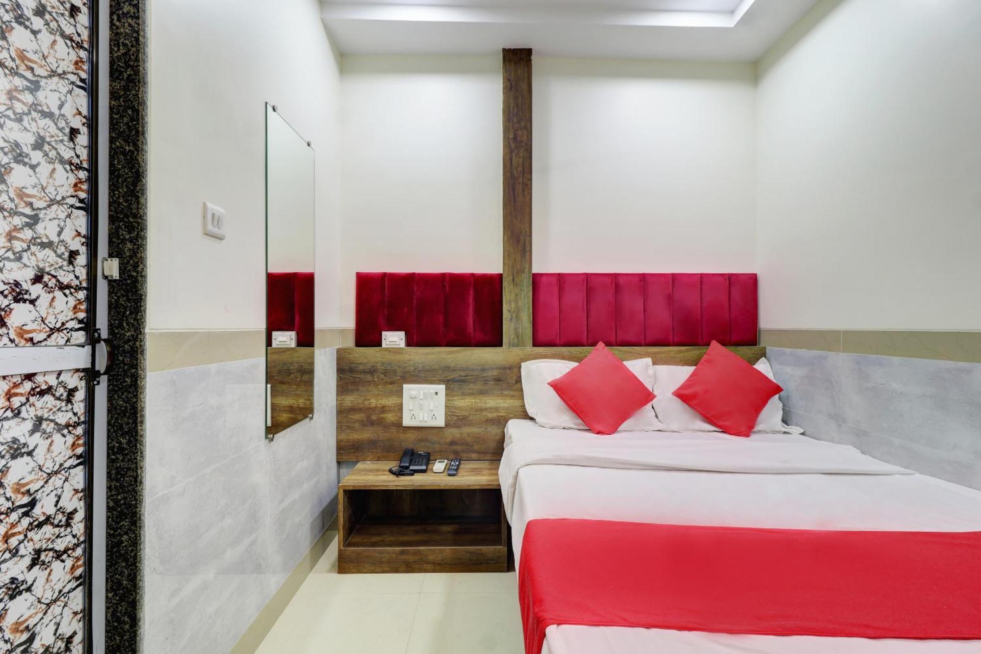 Hotel New Balaji Residency Мумбаи Экстерьер фото