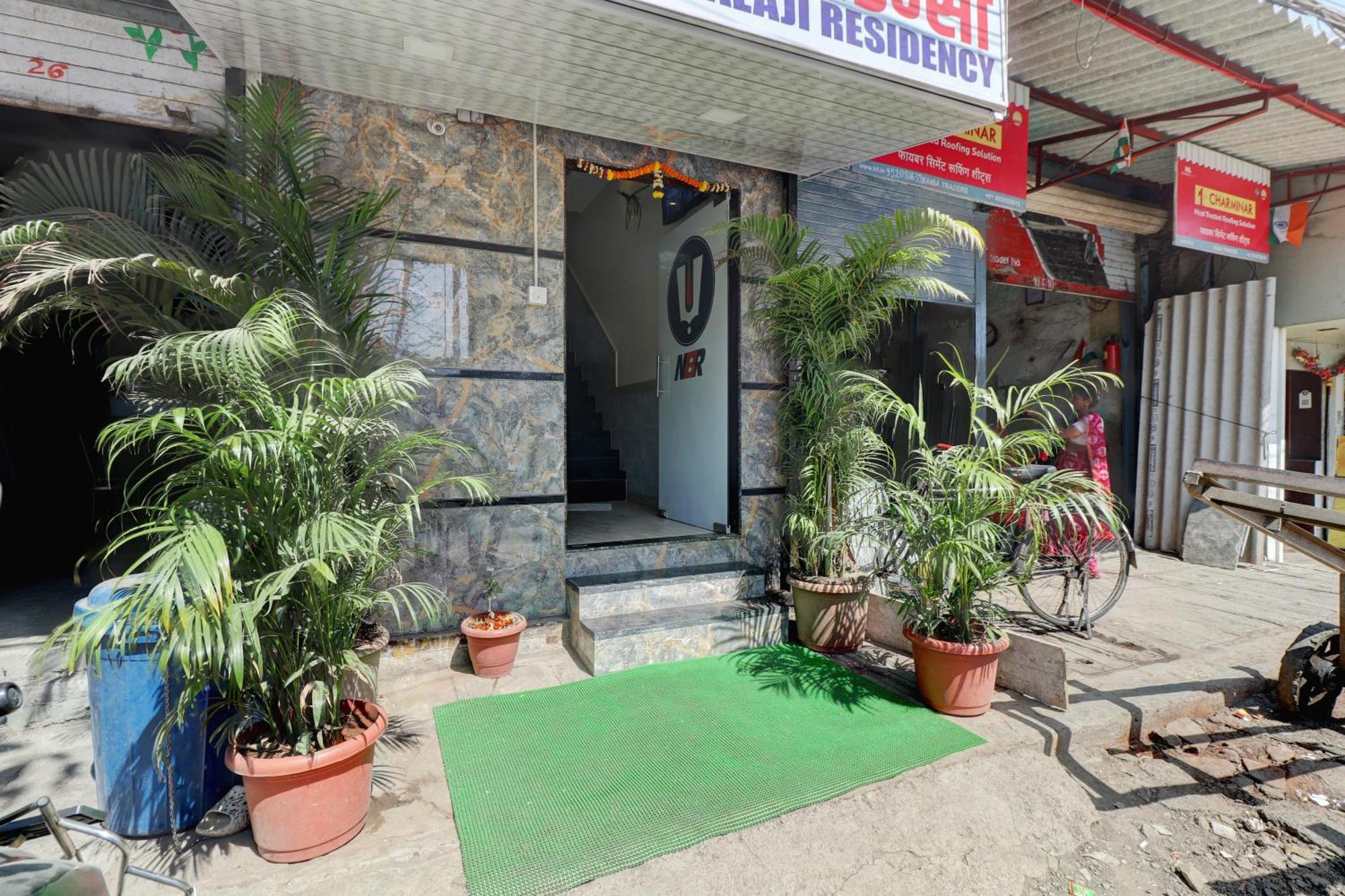 Hotel New Balaji Residency Мумбаи Экстерьер фото