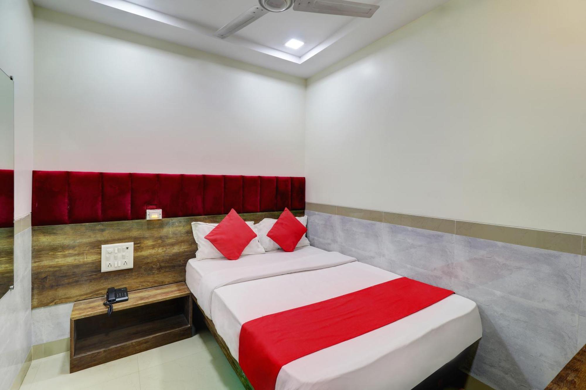 Hotel New Balaji Residency Мумбаи Экстерьер фото
