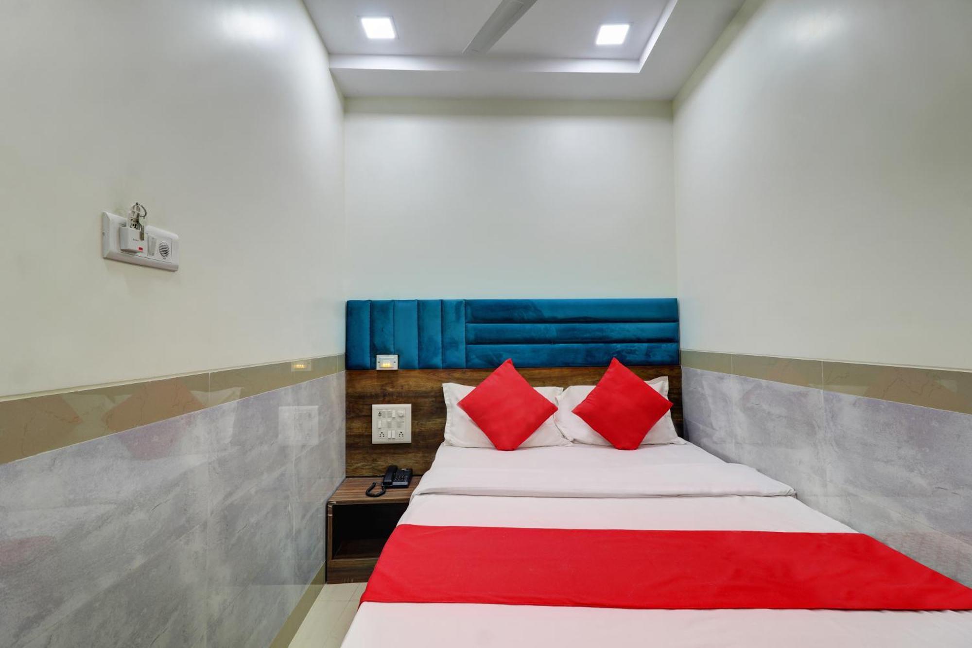 Hotel New Balaji Residency Мумбаи Экстерьер фото