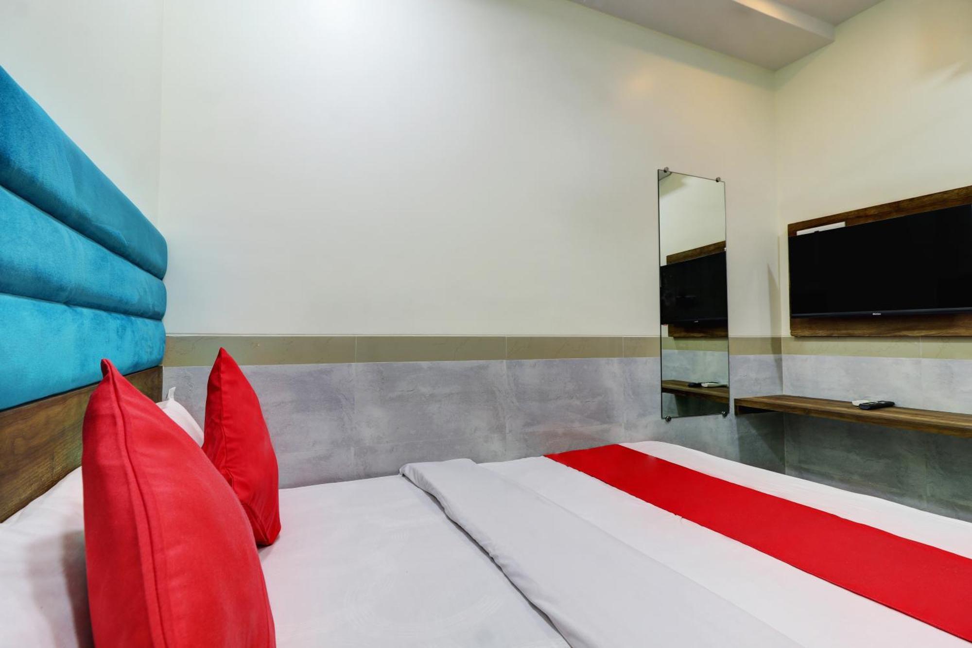 Hotel New Balaji Residency Мумбаи Экстерьер фото